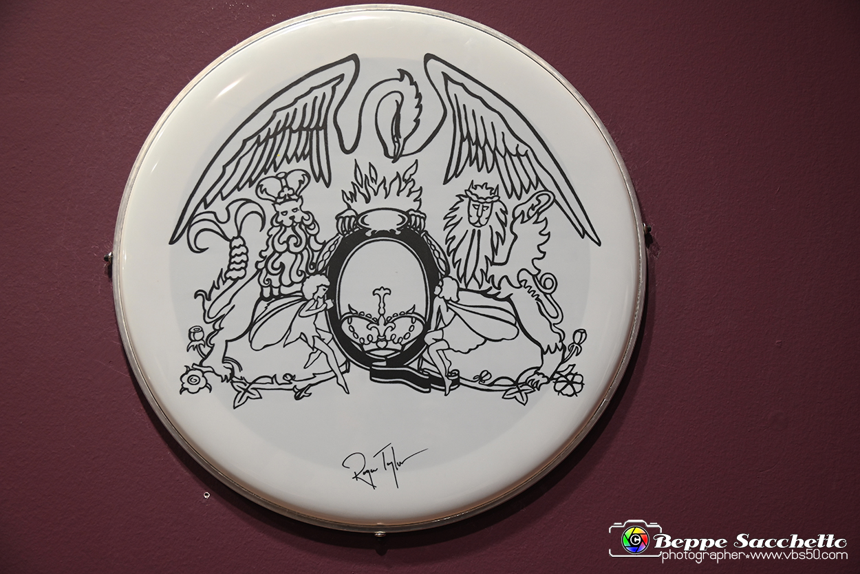 VBS_1656 - Mostra Peter Hince - Queen Experience.jpg